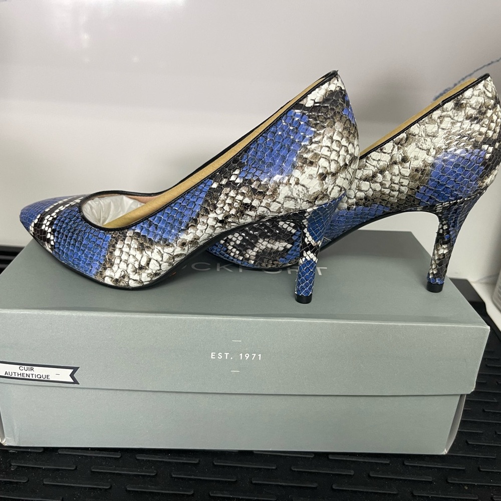 ROCKPORT 75mm Total Motion Women’s Pump Sz 6M CH6723 Blue Black Grey Snake - Picture 7 of 11
